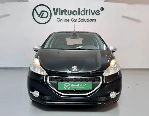 Peugeot 208 2014 — foto 2 de 48