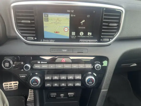 Kia Sportage 2019 - 22500 EUR, 70500 km - AUTO.MOTO.pt - 70500km - foto 17 de 18