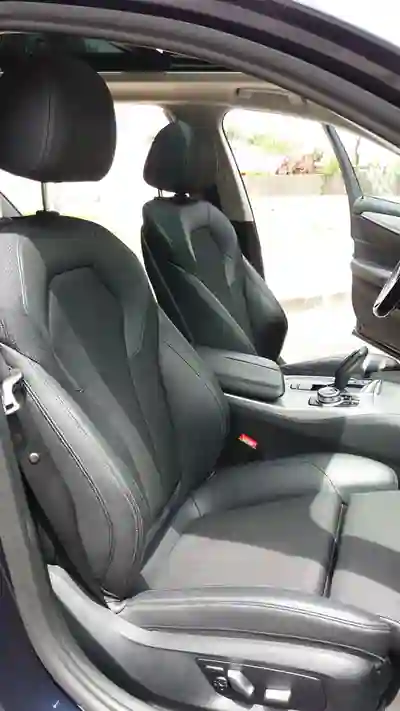 BMW 520 2017 - 28000 EUR, 95000 km - AUTO.MOTO.pt - 95000km - foto 4 de 15