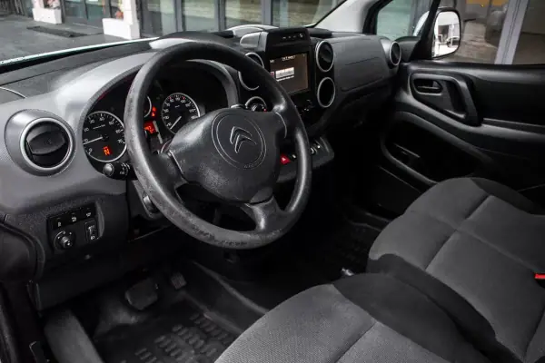 Citroën BERLINGO VAN XL 1.5 BLUE HDI 3 LUGARES 2018 - 13750 EUR, 221395 km - AUTO.MOTO.pt - 221395km - foto 21 de 35
