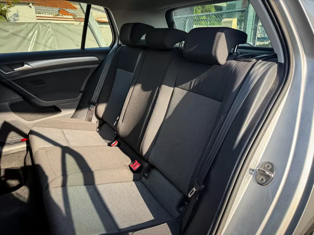 Volkswagen Golf 2013 - 10800 EUR, 256000 km - 256000km - foto 8 de 12