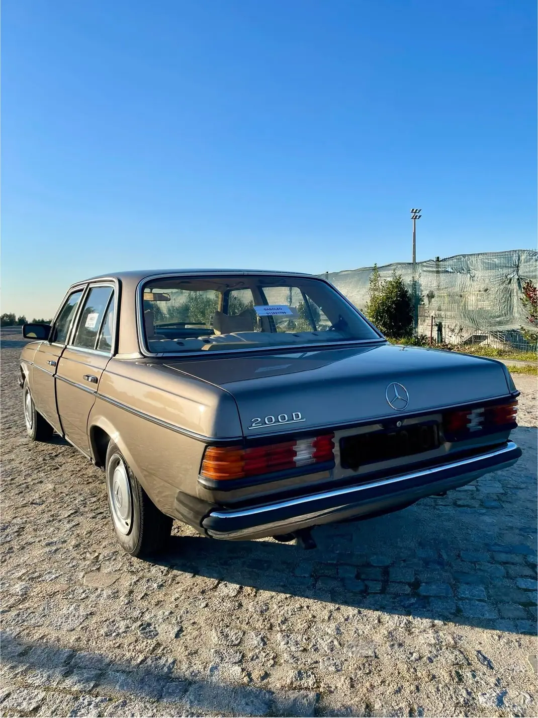 Mercedes-Benz 200 1970 - 8000 EUR, 264000 km - AUTO.MOTO.pt - 264000km - foto 10 de 10