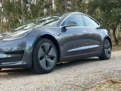 Tesla Model 3 2020 - 21900 EUR, 161211 km - AUTO.MOTO.pt - 161211km - foto 5 de 29