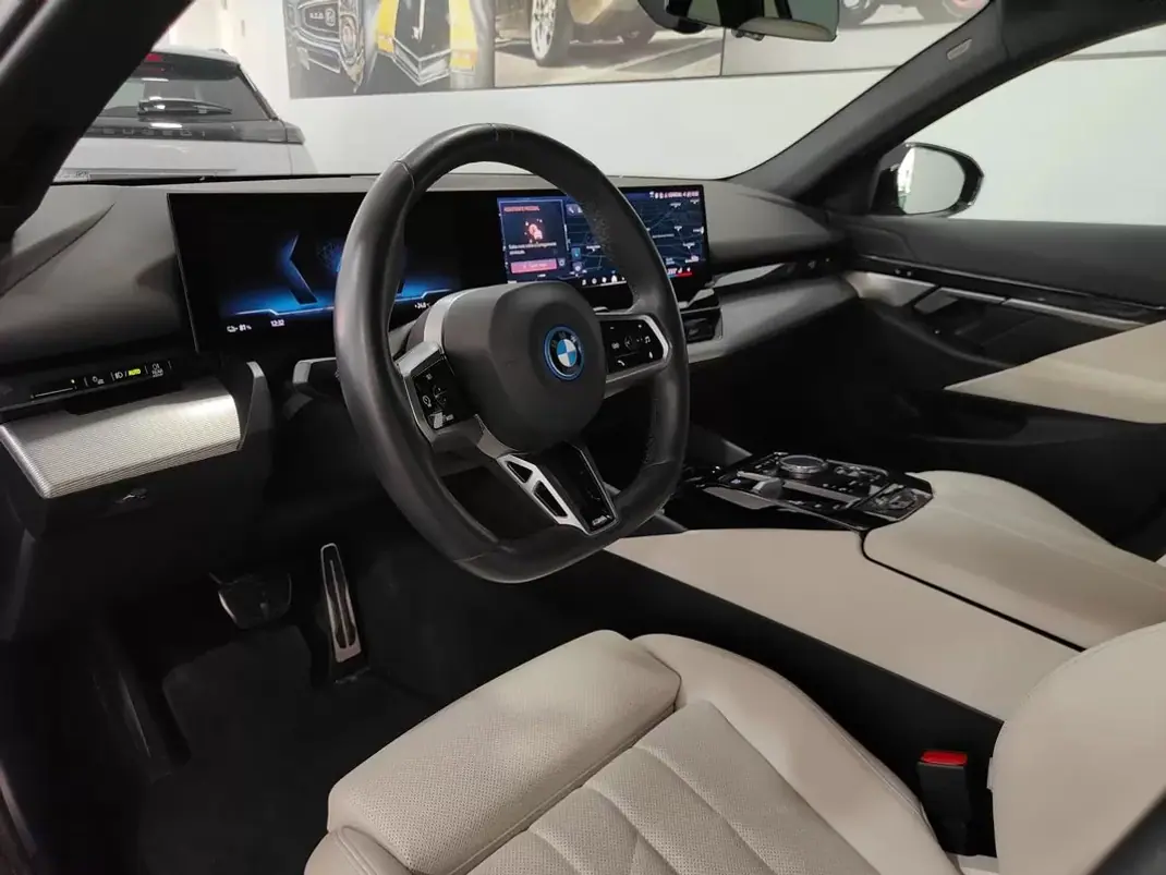 BMW i5 2024 - 53500 EUR, 29000 km - 29000km - foto 7 de 58