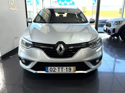 Renault Mégane Sport Tourer 2017 - 9650 EUR, 196121 km - AUTO.MOTO.pt - 196121km - foto 9 de 22