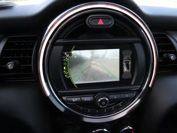 MINI 3 Portas 2018 - 18490 EUR, 164000 km - AUTO.MOTO.pt - 164000km - foto 43 de 53