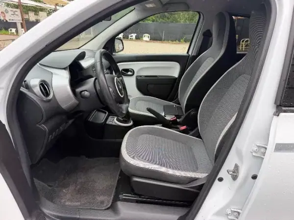 Renault Twingo 2019 - 8900 EUR, 33432 km - AUTO.MOTO.pt - 33432km - foto 12 de 13
