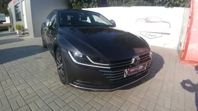 Volkswagen Arteon 2019 - 26650 EUR, 90000 km - AUTO.MOTO.pt - 90000km - foto 20 de 38