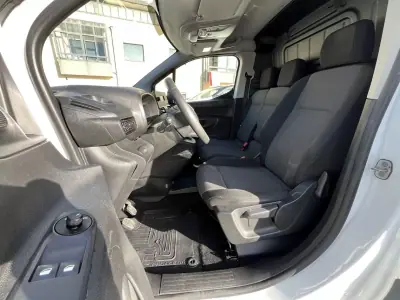 Toyota 2021 - 13950 EUR, 115000 km - AUTO.MOTO.pt - 115000km - foto 9 de 30