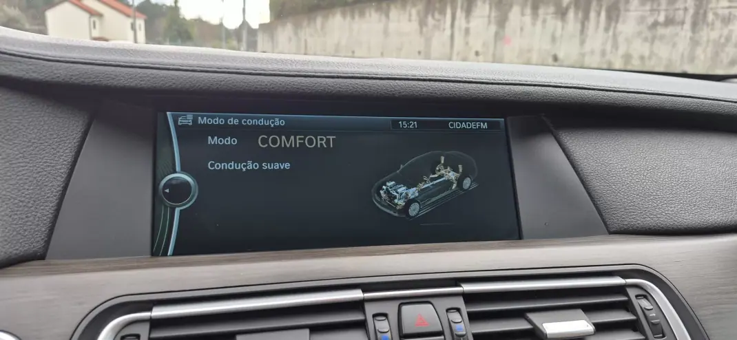 BMW 730 2009 - 13750 EUR, 304000 km - AUTO.MOTO.pt - 304000km - foto 30 de 44