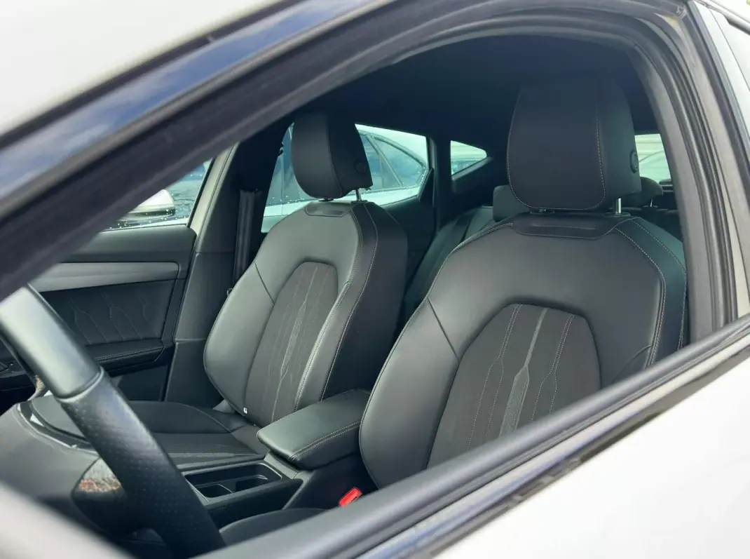 Cupra Formentor 2022 - 28900 EUR, 113061 km - AUTO.MOTO.pt - 113061km - foto 10 de 26