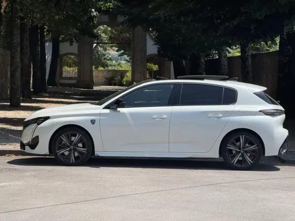Peugeot 308 2021 - 24000 EUR, 43000 km - AUTO.MOTO.pt - 43000km - foto 6 de 21
