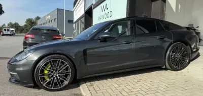 Porsche Panamera 2018 - 74500 EUR, 50941 km - AUTO.MOTO.pt - 50941km - foto 3 de 41