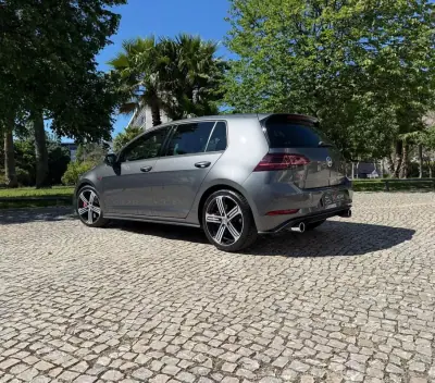 Volkswagen Golf 2019 - 28590 EUR, 102700 km - AUTO.MOTO.pt - 102700km - foto 16 de 38
