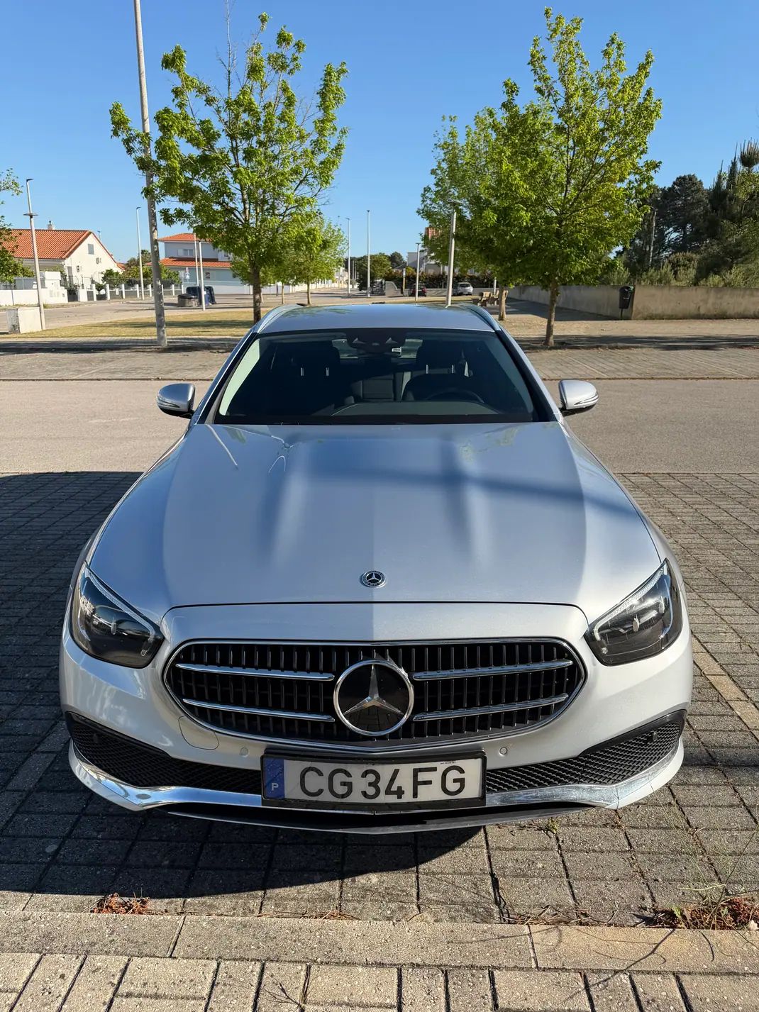 Mercedes-Benz E 300 2021 - 31900 EUR, 119000 km - AUTO.MOTO.pt - 119000km - foto 1 de 15