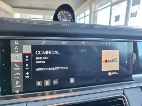 Porsche Panamera 2017 - 67750 EUR, 99900 km - AUTO.MOTO.pt - 99900km - foto 39 de 46