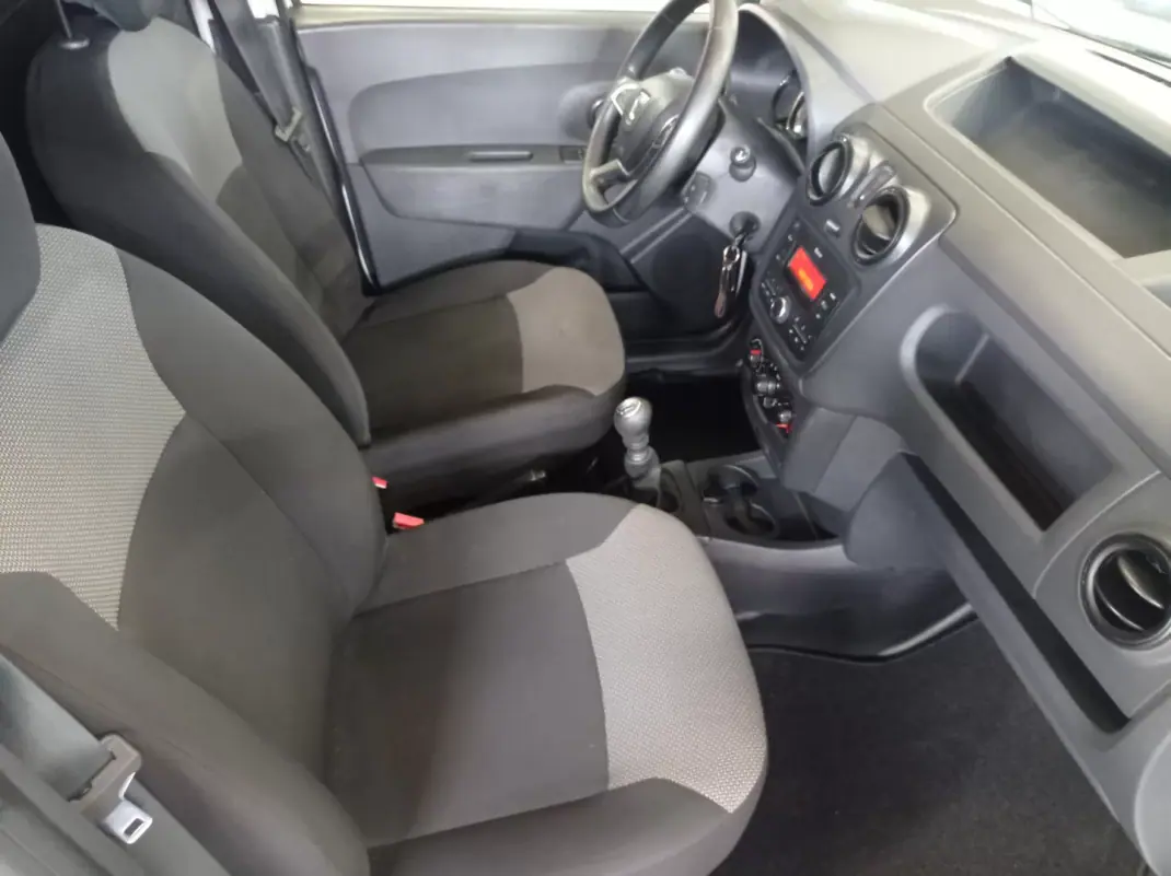 Dacia Dokker 2020 - 11790 EUR, 121000 km - AUTO.MOTO.pt - 121000km - foto 8 de 12