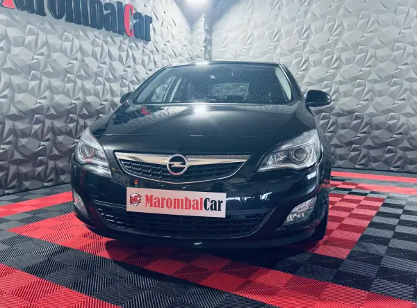 Opel Astra 2010 - 7990 EUR, 247140 km - AUTO.MOTO.pt - 247140km - foto 7 de 23