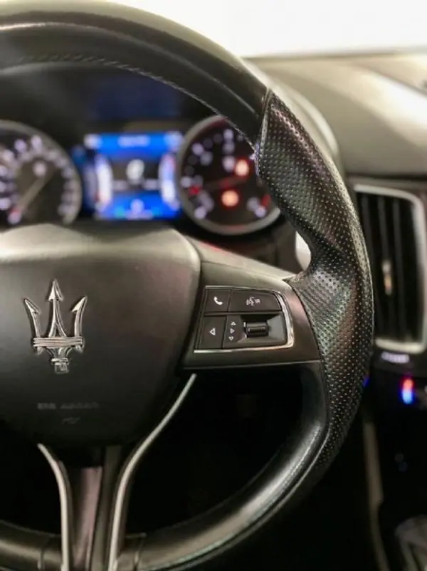 Maserati Levante 2016 - 44500 EUR, 232000 km - AUTO.MOTO.pt - 232000km - foto 29 de 55