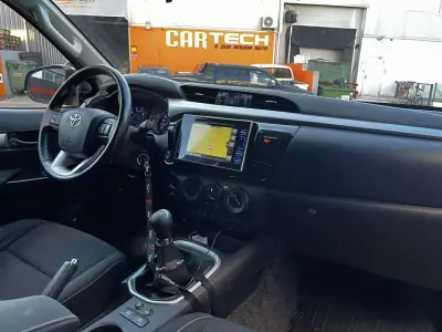 Toyota HILUX 2.4 D-4D 4x4 Extra Cab Comfort 2018 - 36900 EUR, 141545 km - AUTO.MOTO.pt - 141545km - foto 15 de 17