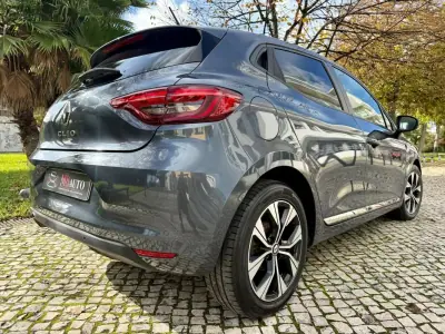 Renault Clio 2022 - 14790 EUR, 78950 km - AUTO.MOTO.pt - 78950km - foto 25 de 36
