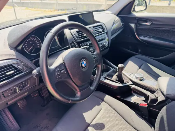 BMW 116 2015 - 17000 EUR, 147000 km - AUTO.MOTO.pt - 147000km - foto 6 de 17