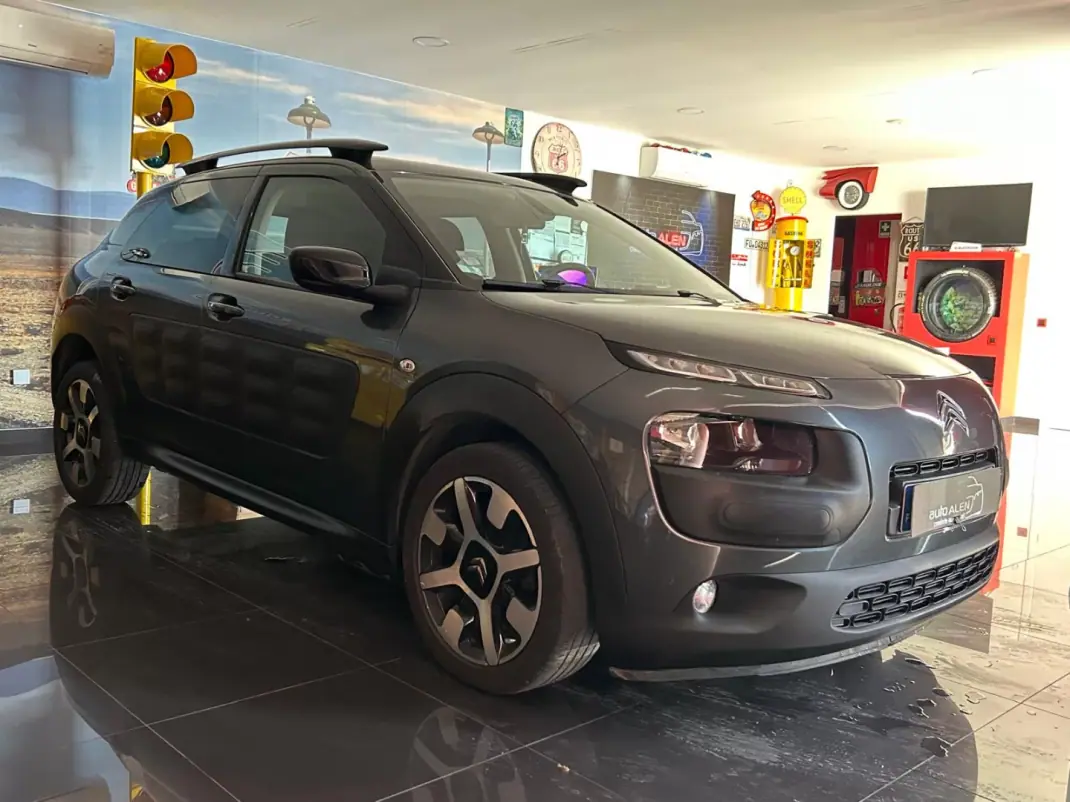 Citroën C4 Cactus 2017 - 11750 EUR, 110180 km - AUTO.MOTO.pt - 110180km - foto 8 de 23