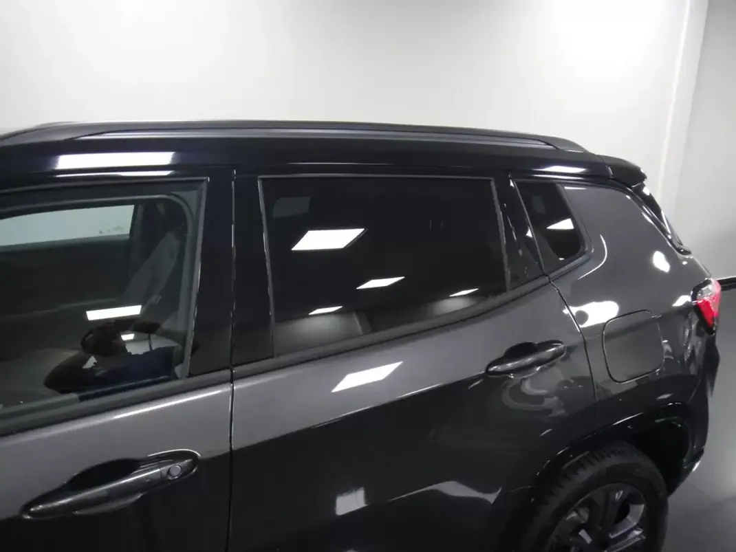 Jeep Compass 2021 - 20900 EUR, 100000 km - AUTO.MOTO.pt - 100000km - foto 9 de 40