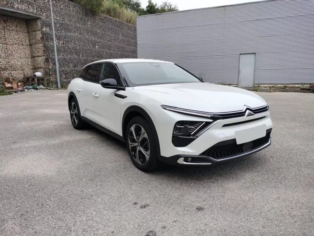 Citroën C5 X 2023 - 35000 EUR, 6500 km - AUTO.MOTO.pt - 6500km - foto 4 de 29