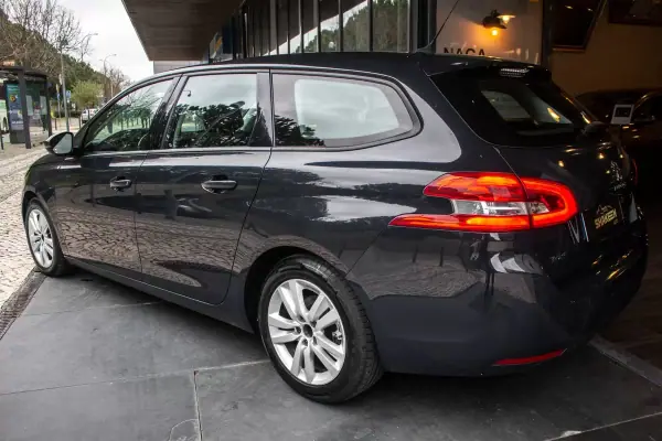 Peugeot 308 SW 2019 - 9750 EUR, 294100 km - AUTO.MOTO.pt - 294100km - foto 3 de 36