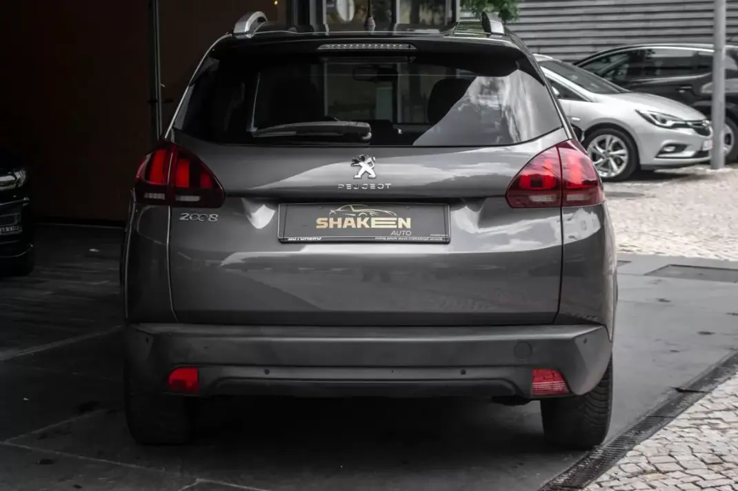 Peugeot 2008 2018 - 8750 EUR, 72668 km - AUTO.MOTO.pt - 72668km - foto 10 de 39