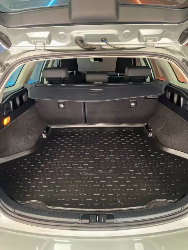Toyota Auris Touring Sports 2015 - 11500 EUR, 139900 km - AUTO.MOTO.pt - 139900km - foto 15 de 17