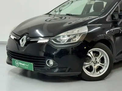 Renault Clio 2012 - 5750 EUR, 228000 km - AUTO.MOTO.pt - 228000km - foto 11 de 44