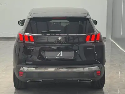 Peugeot 3008 2018 - 16990 EUR, 121000 km - AUTO.MOTO.pt - 121000km - foto 8 de 31