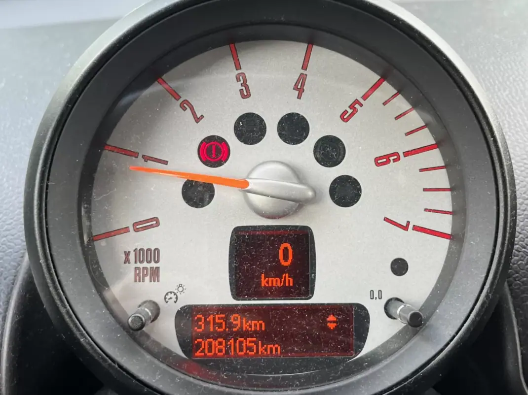 MINI Countryman 2011 - 9999 EUR, 208121 km - AUTO.MOTO.pt - 208121km - foto 18 de 21