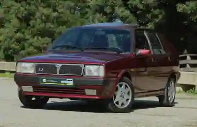 Lancia Delta 1991 — foto 2 de 15