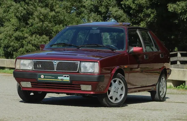Lancia Delta 1991 — foto 2 de 15