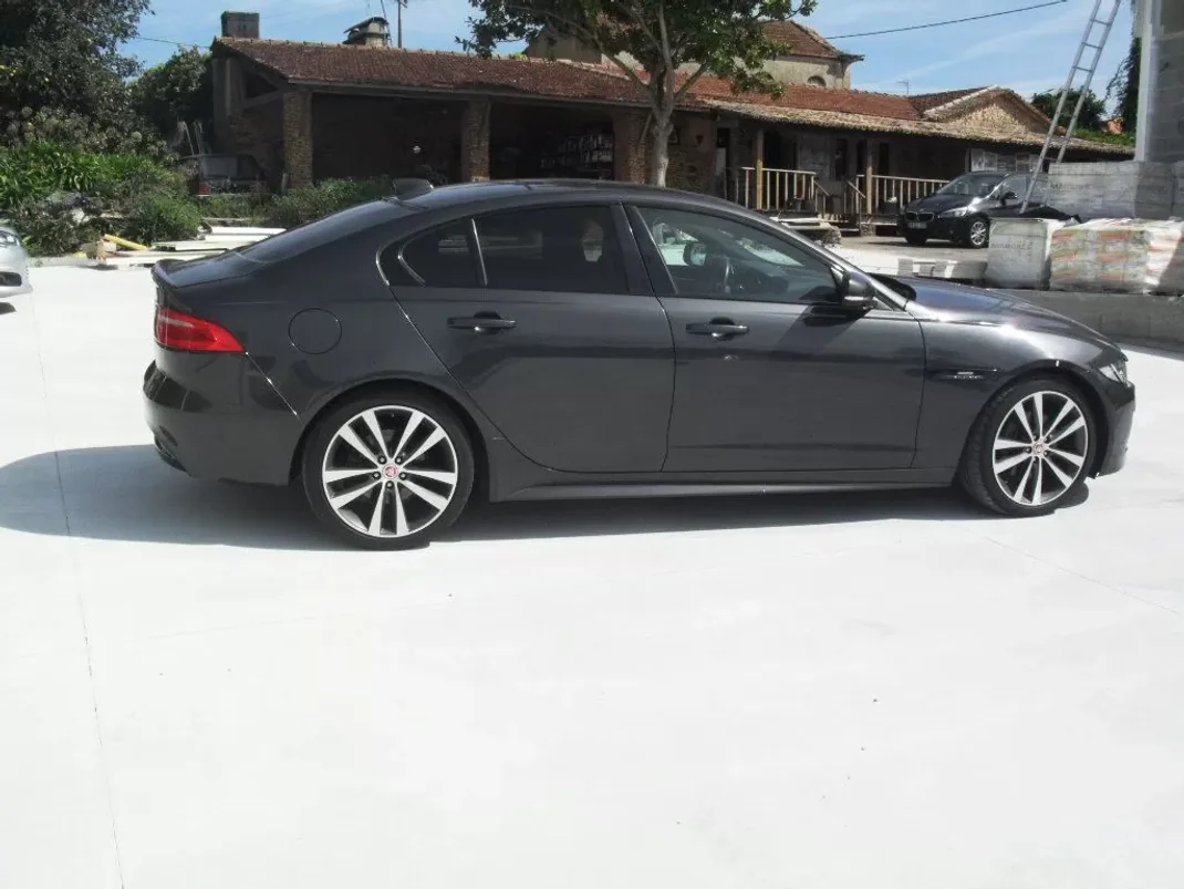 Jaguar XE 2017 - 25950 EUR, 59977 km - 59977km - foto 8 de 35