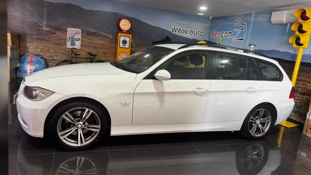BMW 318 2007 - 8950 EUR, 262687 km - AUTO.MOTO.pt - 262687km - foto 1 de 23