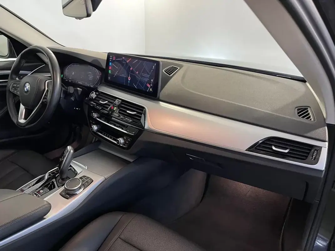 BMW 520 2023 - 33750 EUR, 83000 km - AUTO.MOTO.pt - 83000km - foto 14 de 36