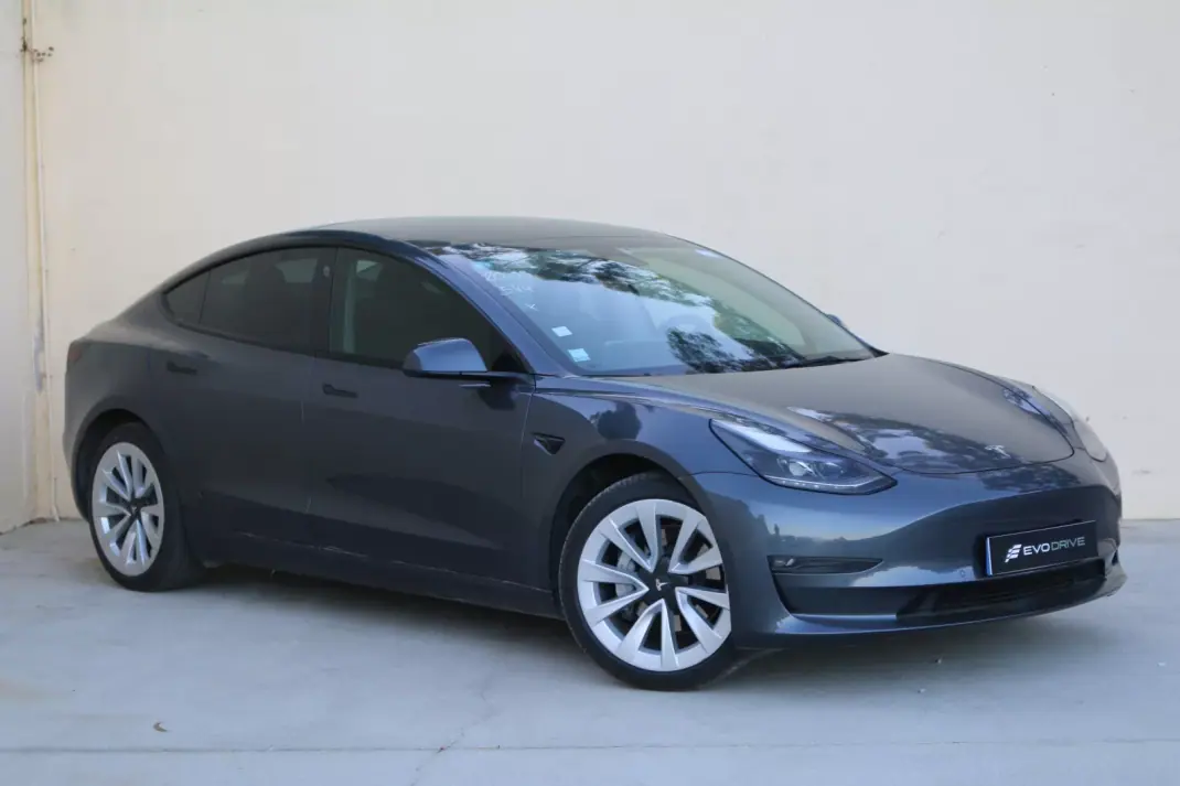 Tesla Model 3 2022 - 28990 EUR, 110500 km - AUTO.MOTO.pt - 110500km - foto 4 de 10