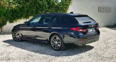 BMW 530e 2022 - 44900 EUR, 52332 km - AUTO.MOTO.pt - 52332km - foto 16 de 46