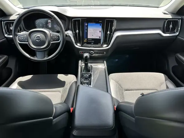 Volvo V60 2020 - 20900 EUR, 100000 km - AUTO.MOTO.pt - 100000km - foto 31 de 59