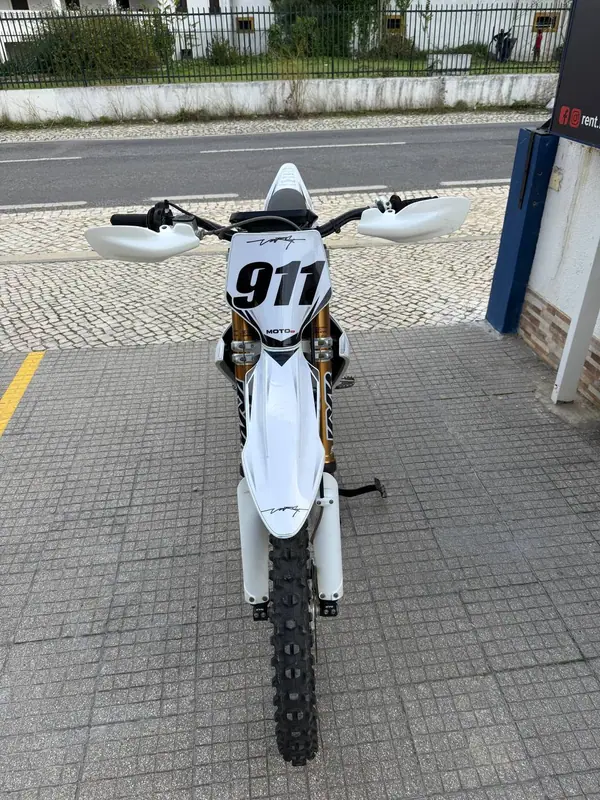 Stark Varg MX 2025 - 9200 EUR, 2 km - AUTO.MOTO.pt - 2km - foto 3 de 7