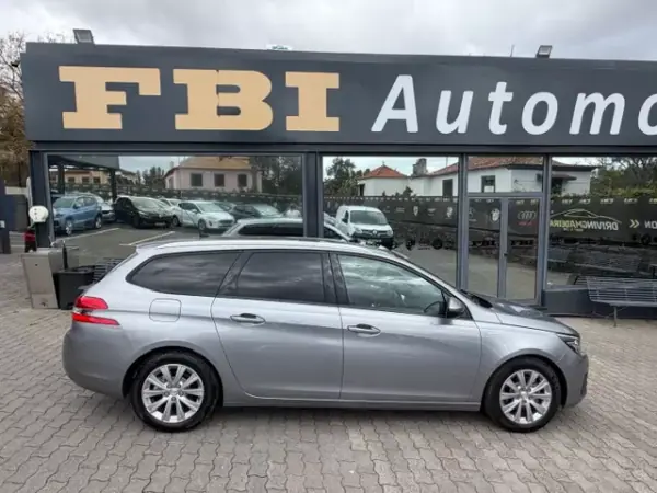 Peugeot 308 SW 2020 - 14900 EUR, 58700 km - AUTO.MOTO.pt - 58700km - foto 7 de 12