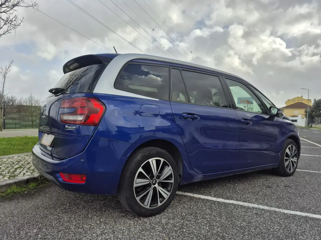 Citroën C4 Grand Picasso 2018 - 11250 EUR, 210602 km - AUTO.MOTO.pt - 210602km - foto 9 de 13