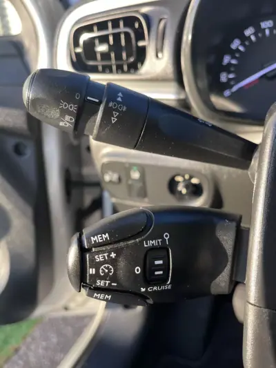 Citroën C3 2017 - 8900 EUR, 158000 km - AUTO.MOTO.pt - 158000km - foto 28 de 47