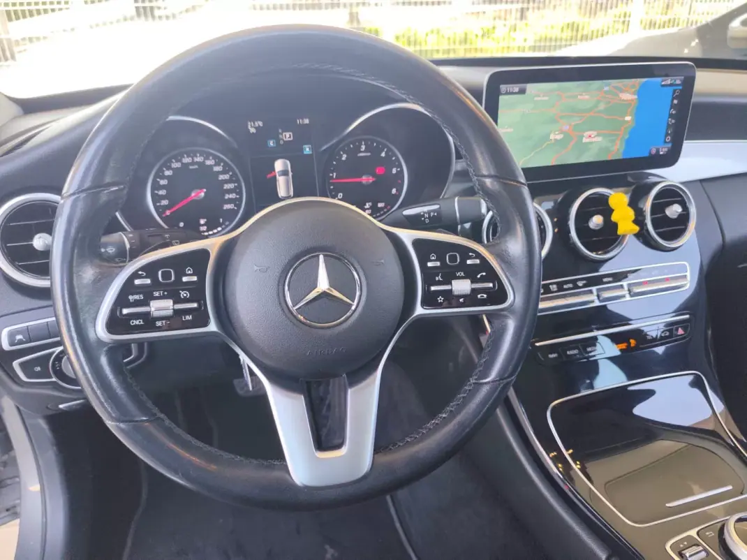 Mercedes-Benz C 180 2018 - 20990 EUR, 221000 km - AUTO.MOTO.pt - 221000km - foto 16 de 18