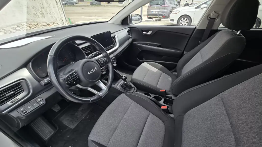 Kia Stonic 2023 - 17450 EUR, 27500 km - AUTO.MOTO.pt - 27500km - foto 11 de 18