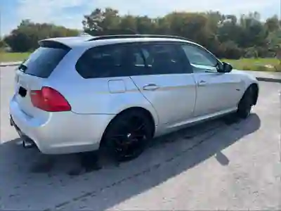 BMW 320 2011 - 7750 EUR, 263000 km - AUTO.MOTO.pt - 263000km - foto 6 de 15